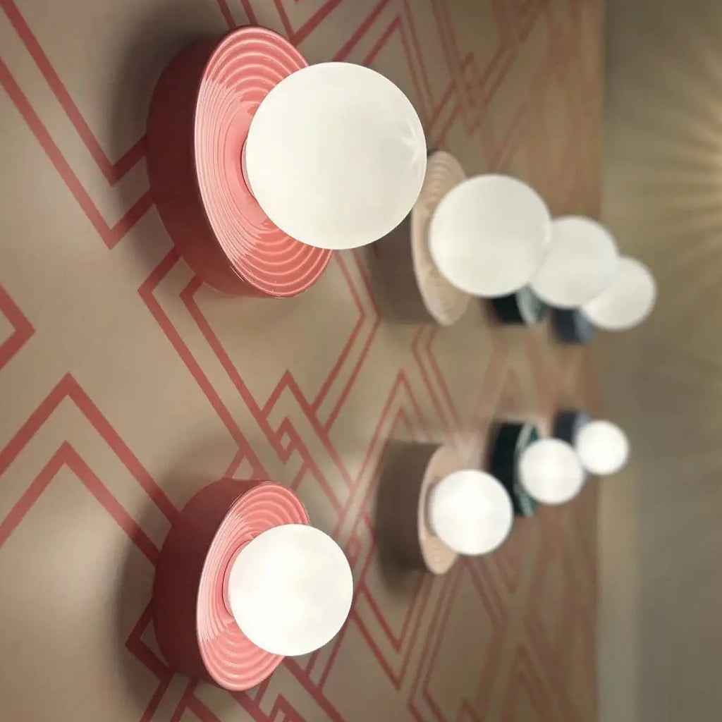 Applique murale en céramique striée et globe opale, IP44