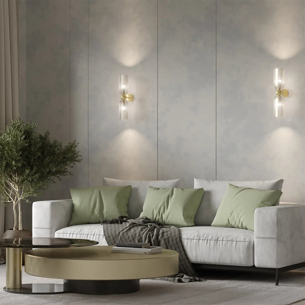 Applique murale double, deux abat-jours en verre strié et doré