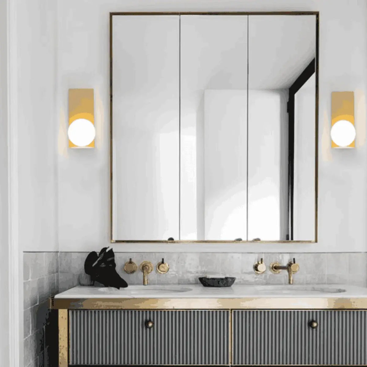 Applique à globe en verre blanc pour salle de bain, IP44, G9