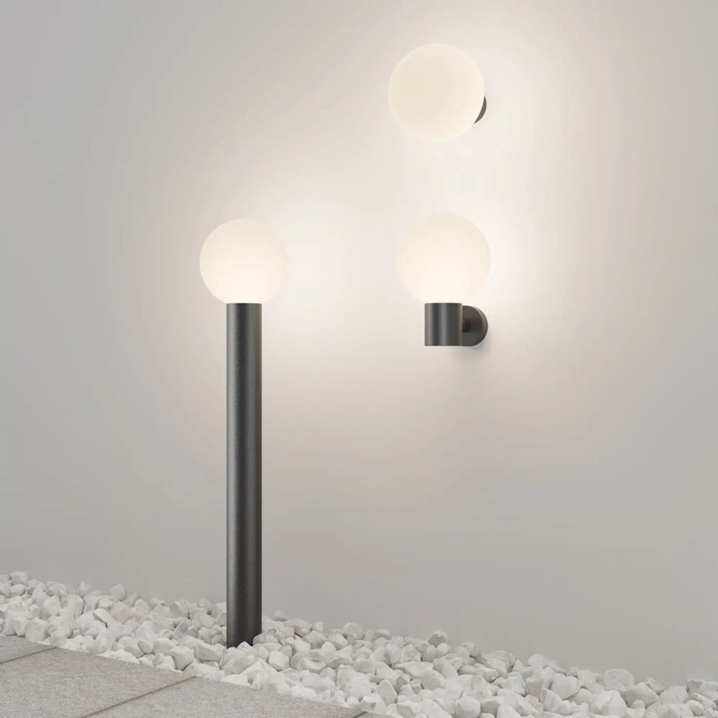 Applique extérieure globe opale sur bras en métal, IP54