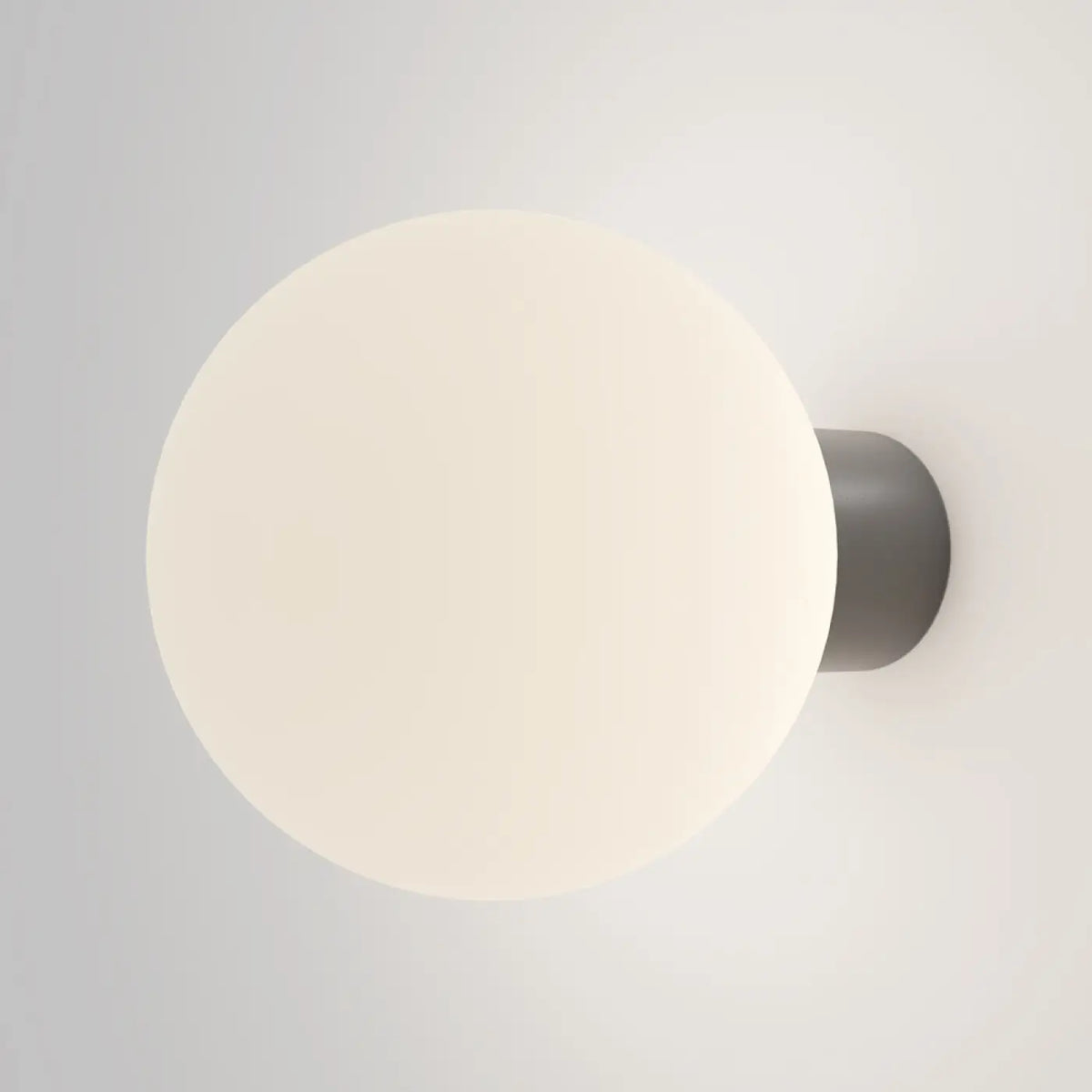 Applique extérieure globe opale sur bras en métal, IP54, gris