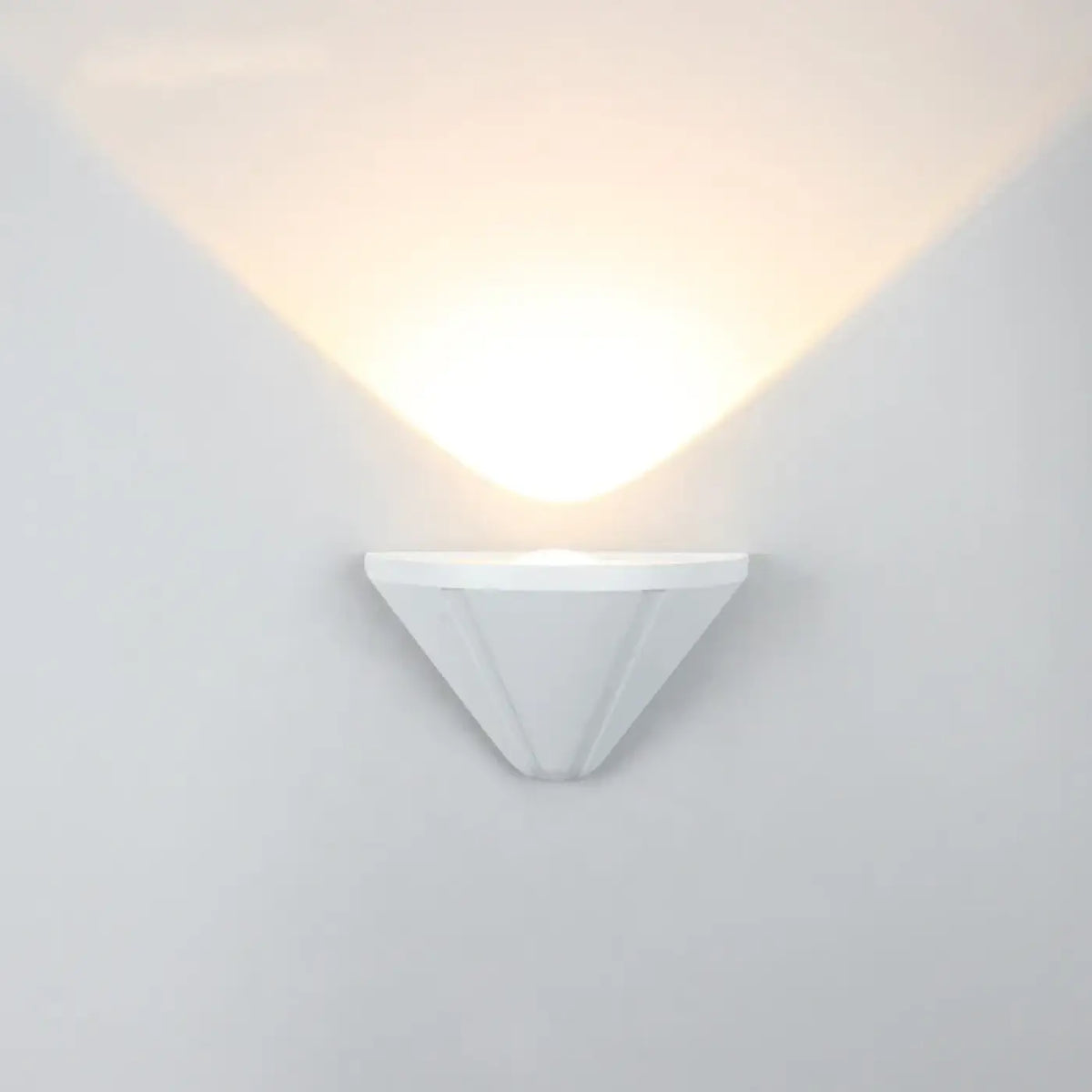 Applique extérieure conique au design moderne, noir ou blanc