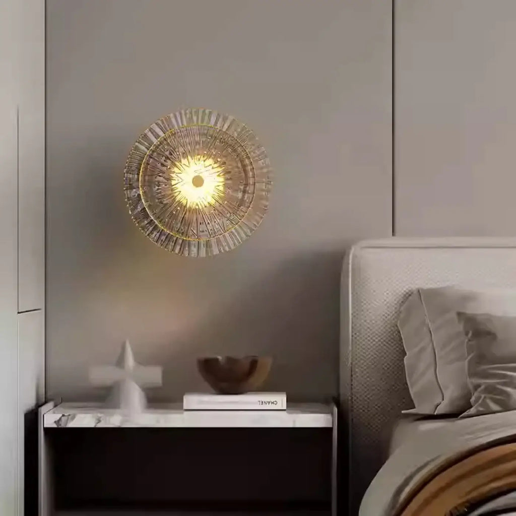 Applique LED dorée en forme de soleil