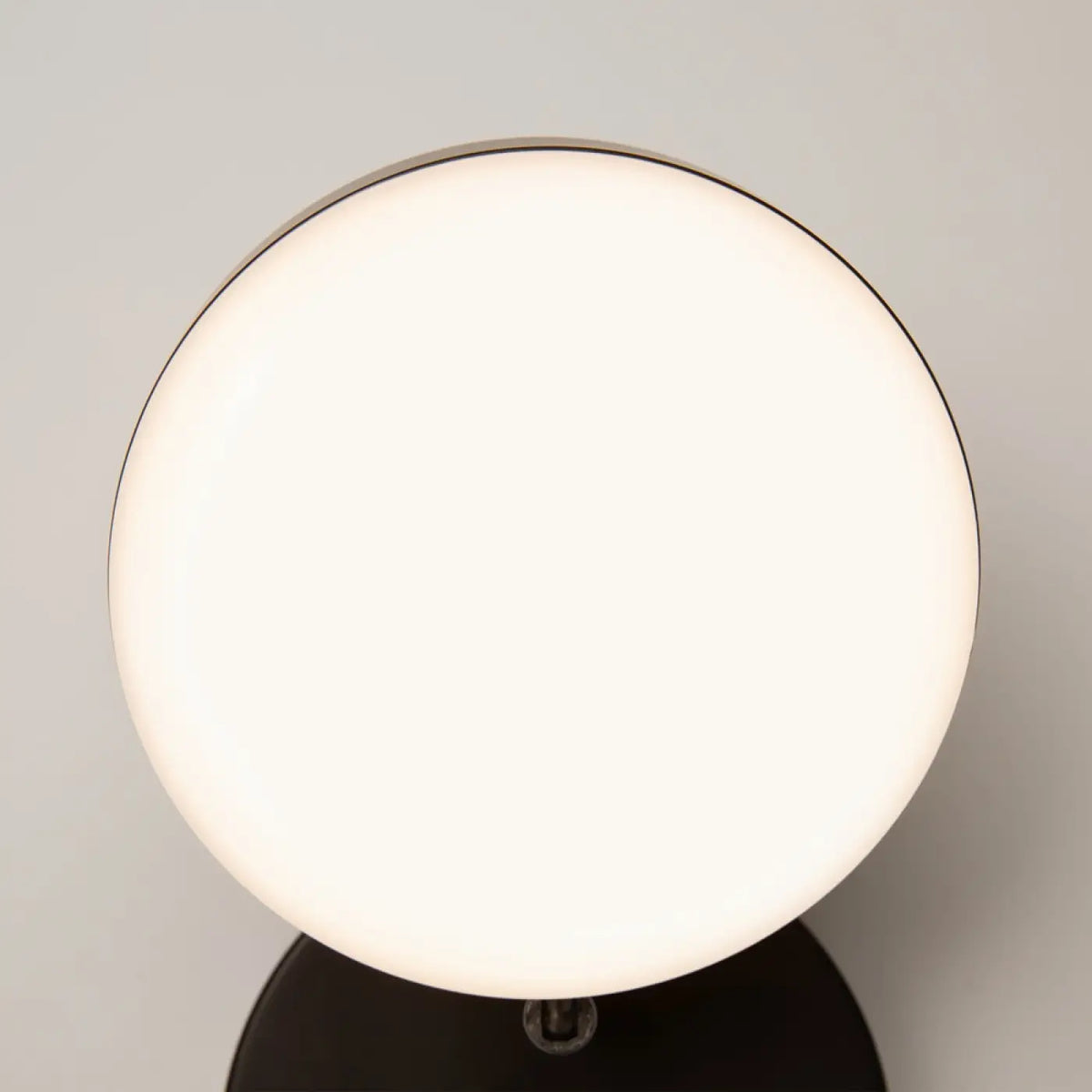 Applique liseuse LED à tête ronde orientable, métal noir