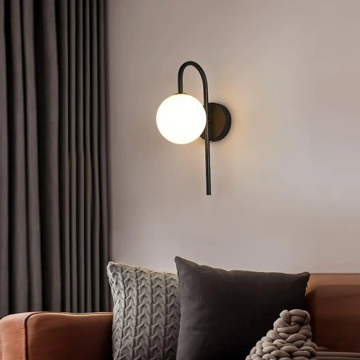 Applique murale boule en verre, cinq modèles, noire ou dorée, noir