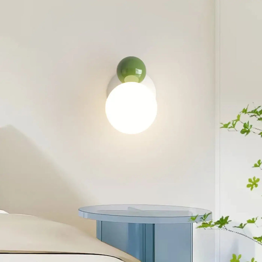 Applique murale boule blanche et petite boule rouge ou verte