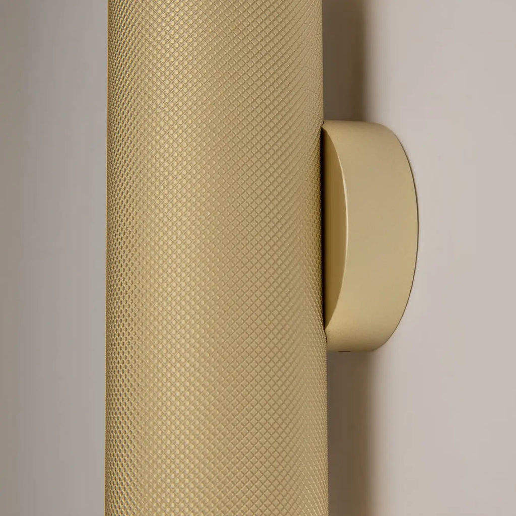 Applique murale cylindre en aluminium texturé, deux GU10