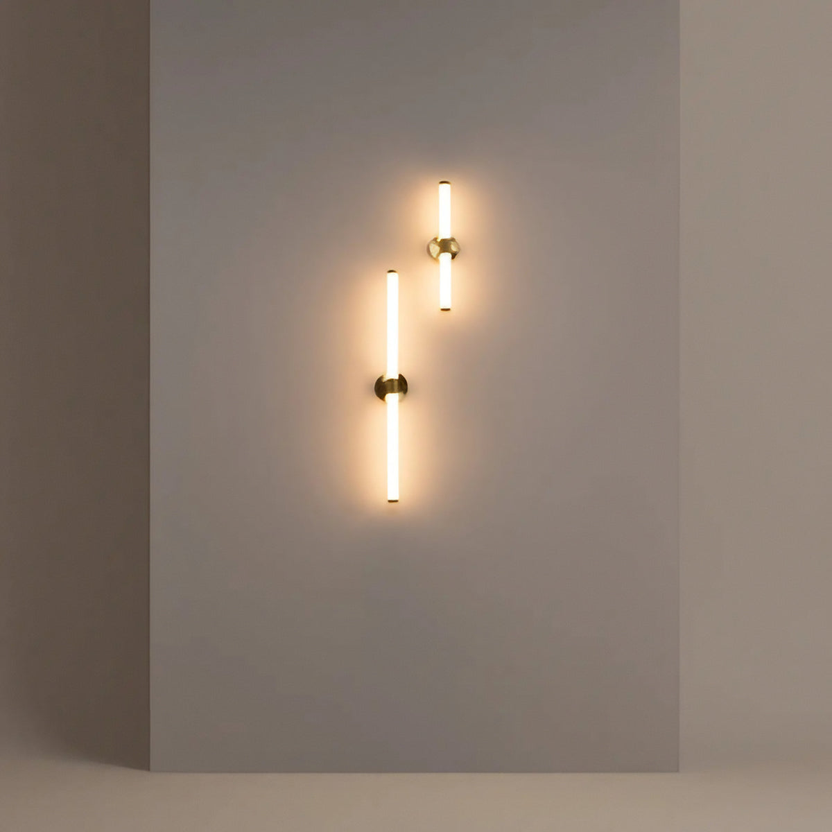 Applique murale LED à deux tubes croisés, base noire ou dorée
