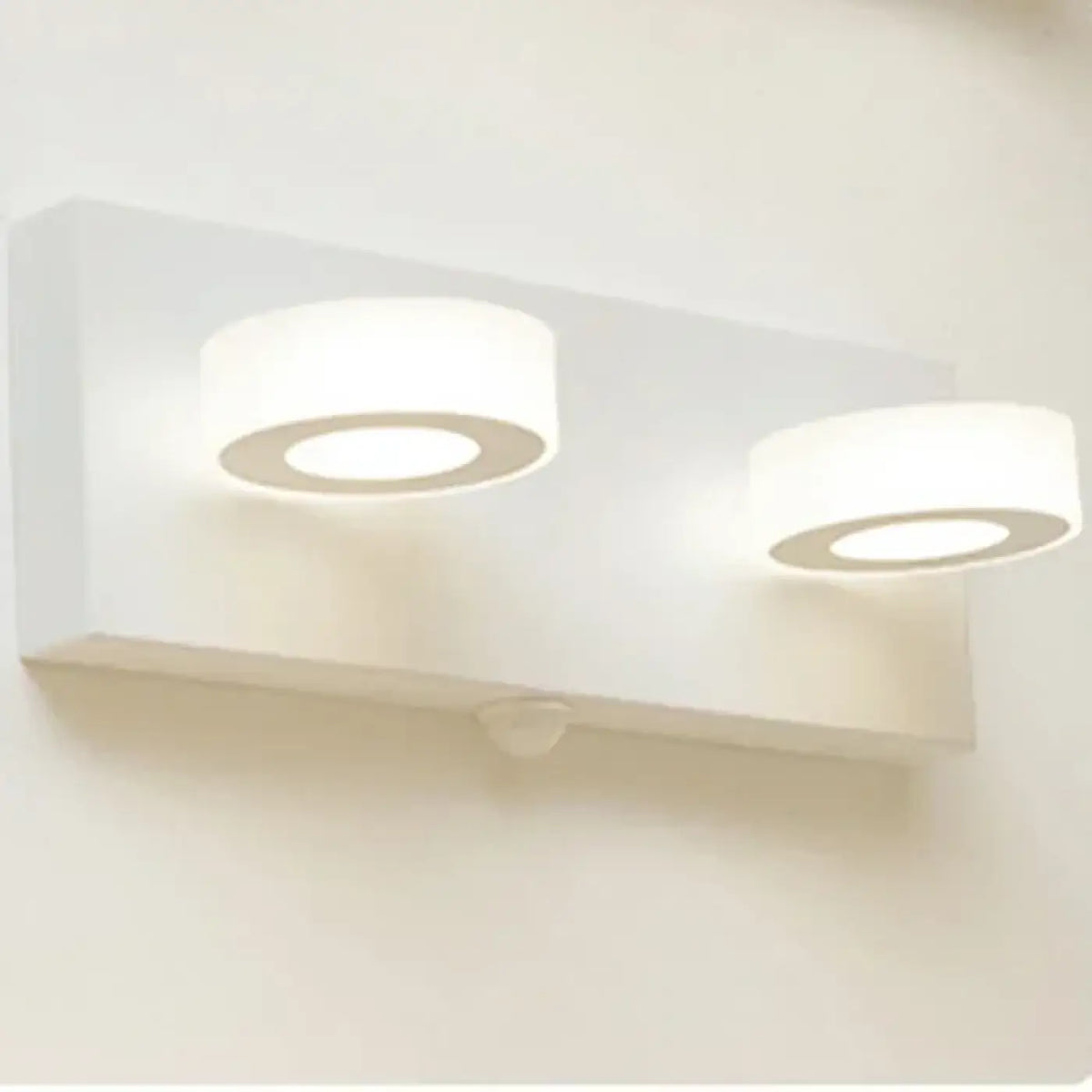 Applique murale blanche à anneaux lumineux pour miroir