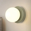 Applique murale boule blanche sur support coloré, cinq teintes, vert