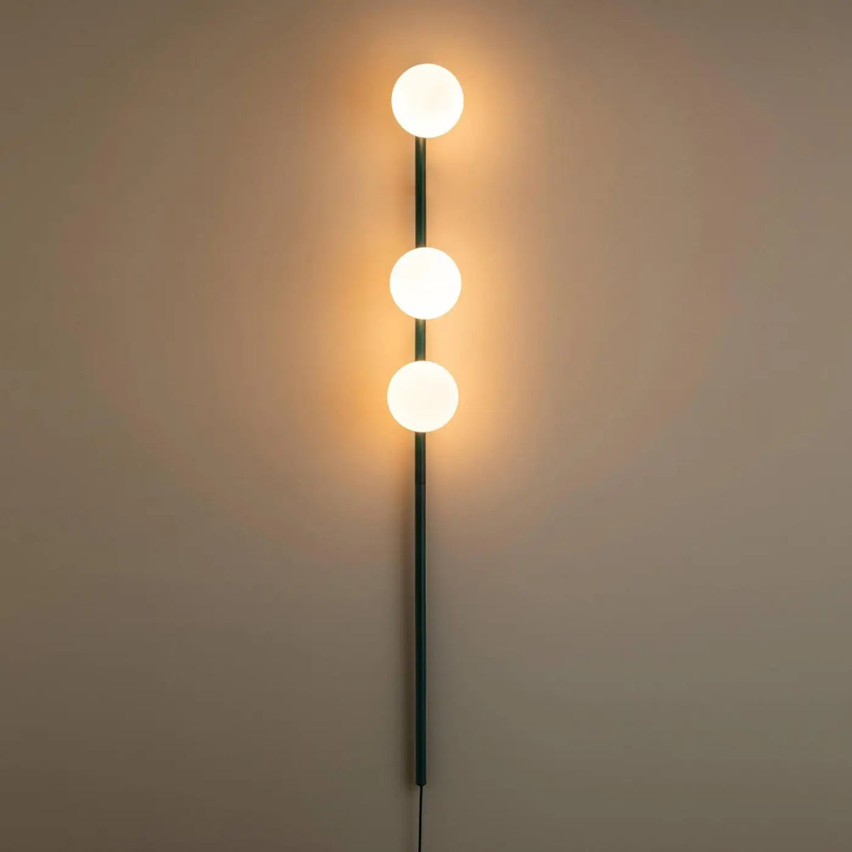 Applique murale sphère en verre suspendue, trois coloris, noir