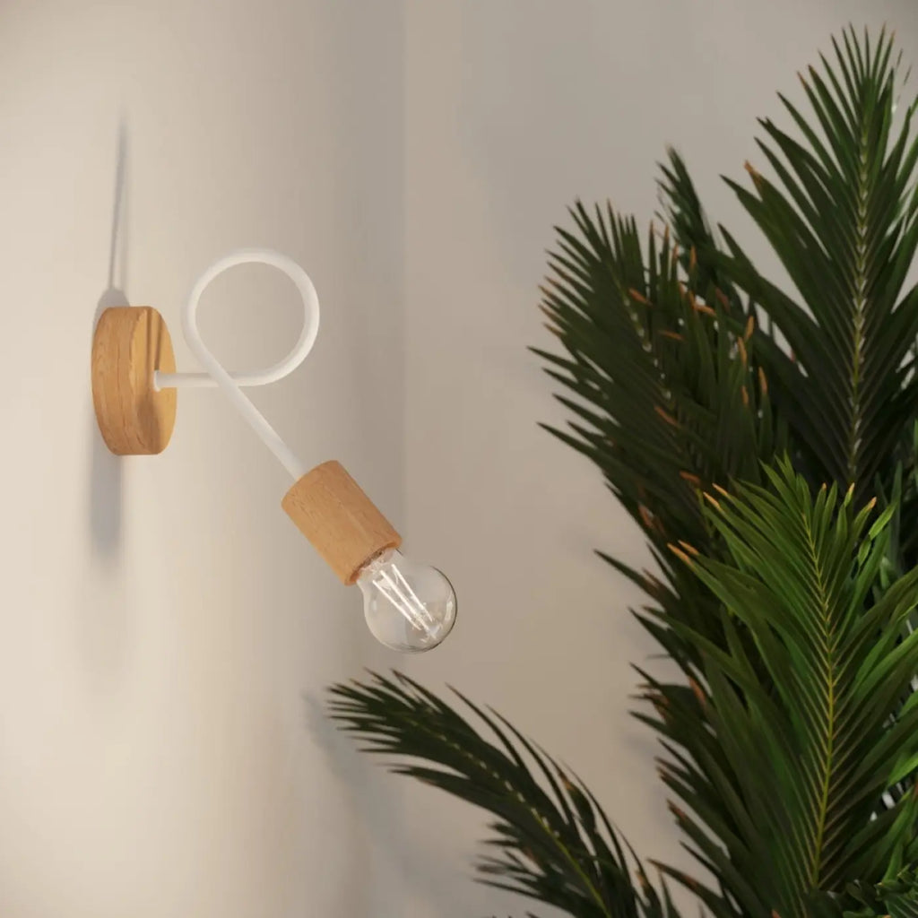 Applique murale bois naturel à bras en boucle, ampoule E27