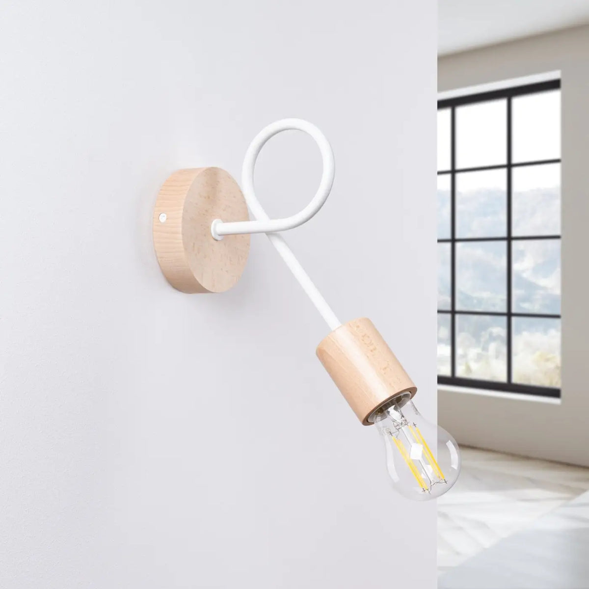 Applique murale bois naturel à bras en boucle, ampoule E27, blanc/bois naturel
