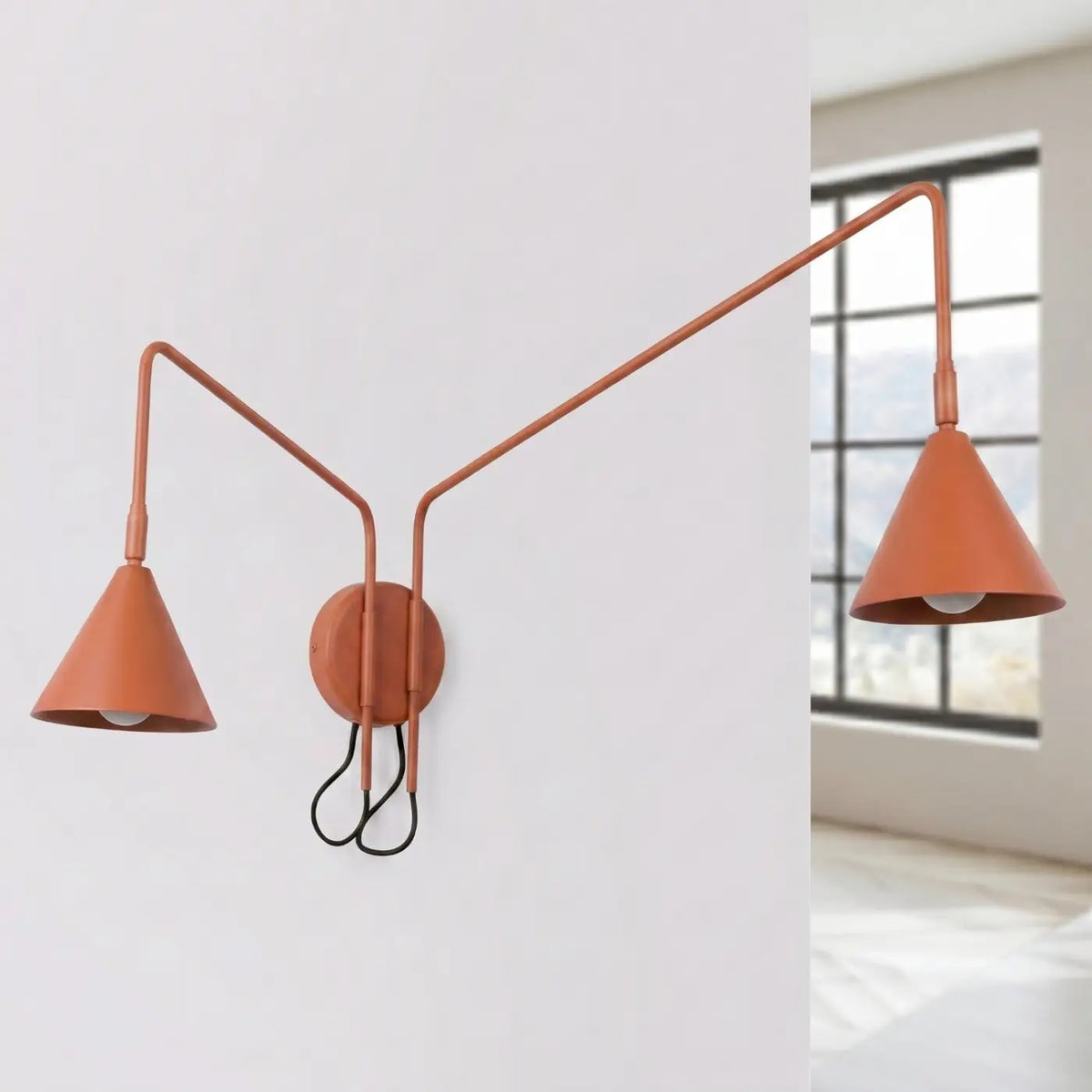 Applique murale à long bras et abat-jour conique, simple ou double, rouge ocre
