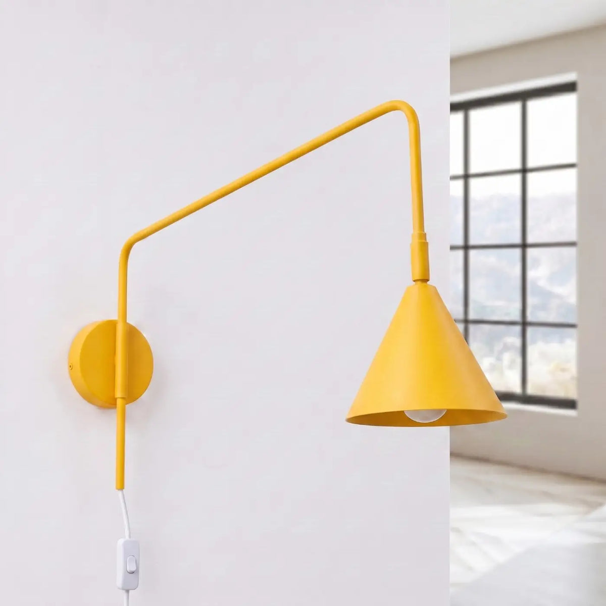 Applique murale à long bras et abat-jour conique, simple ou double, jaune