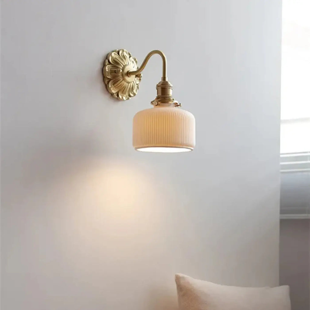 Applique murale vintage en céramique blanche texturée