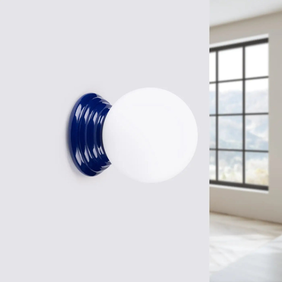 Applique salle de bain en céramique et globe en verre, IP44, outremer