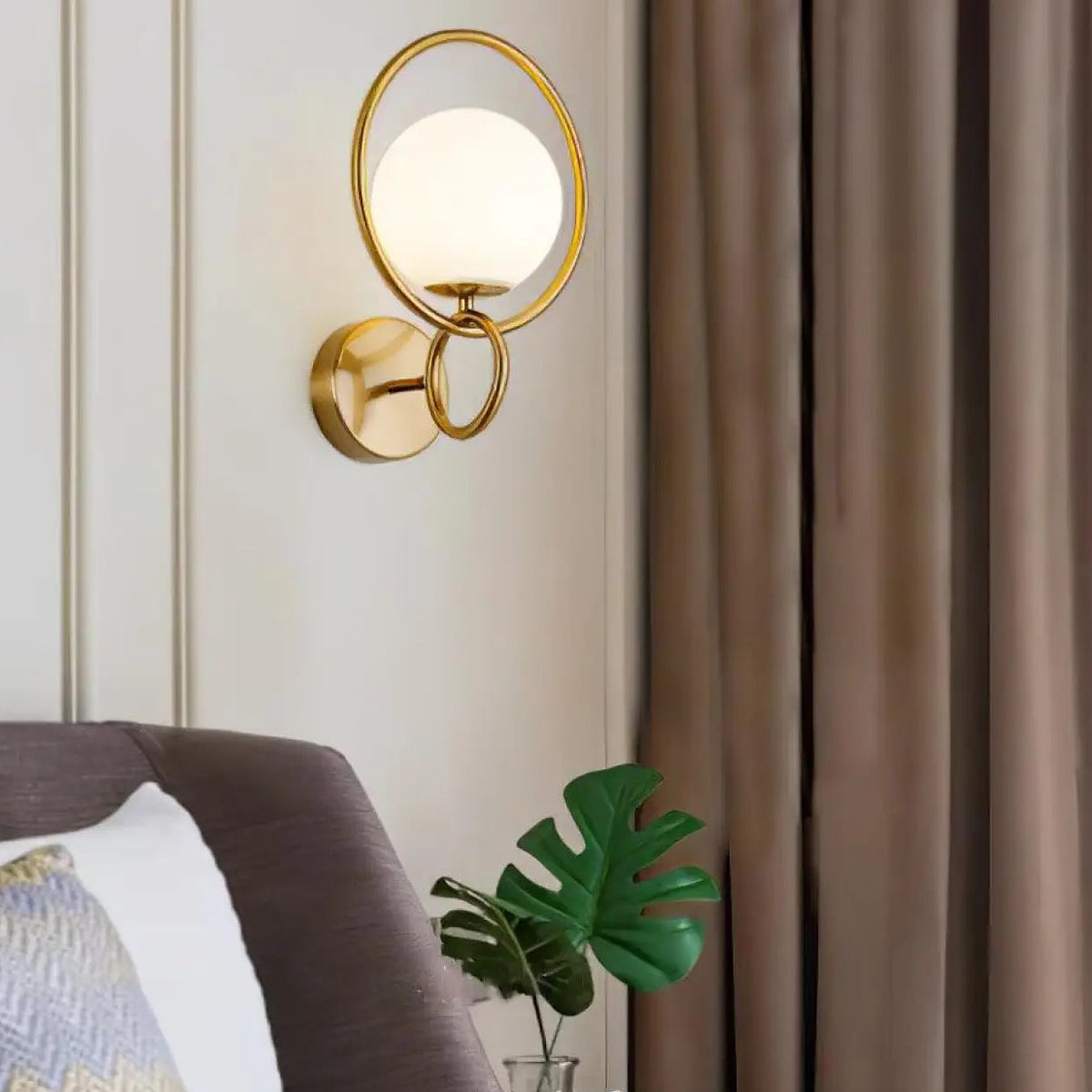 Applique murale cercle LED avec globe en verre, dorée ou noire