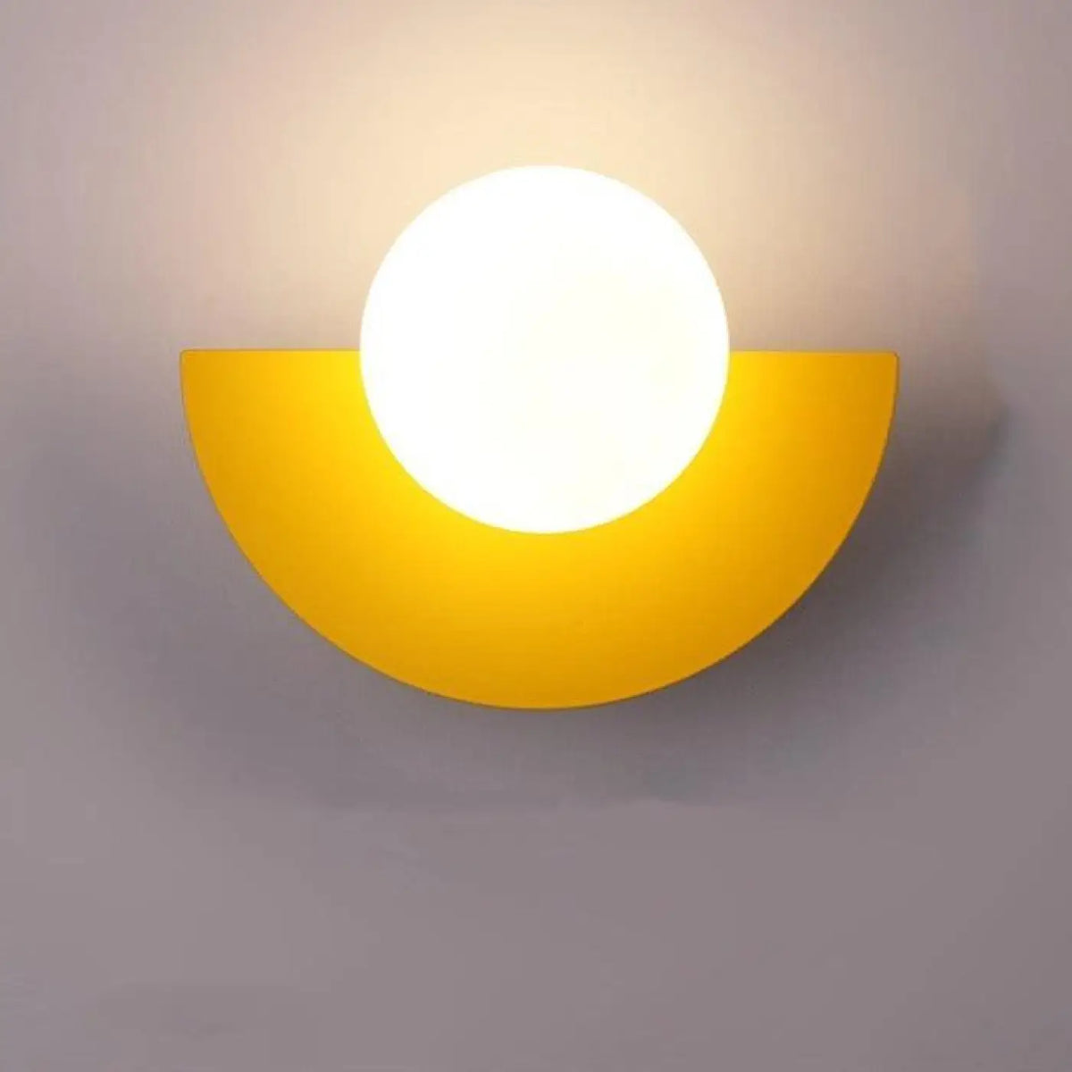 Applique murale colorée, six teintes du noir au jaune, jaune