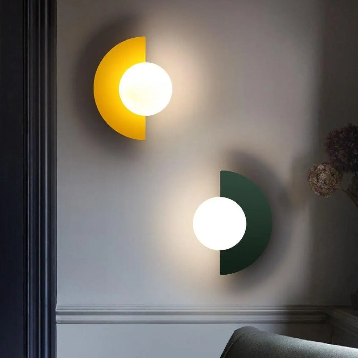 Applique murale colorée, six teintes du noir au jaune