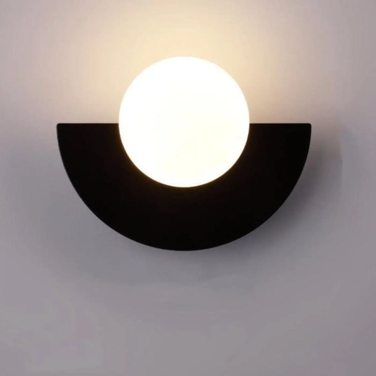 Applique murale colorée, six teintes du noir au jaune, noir