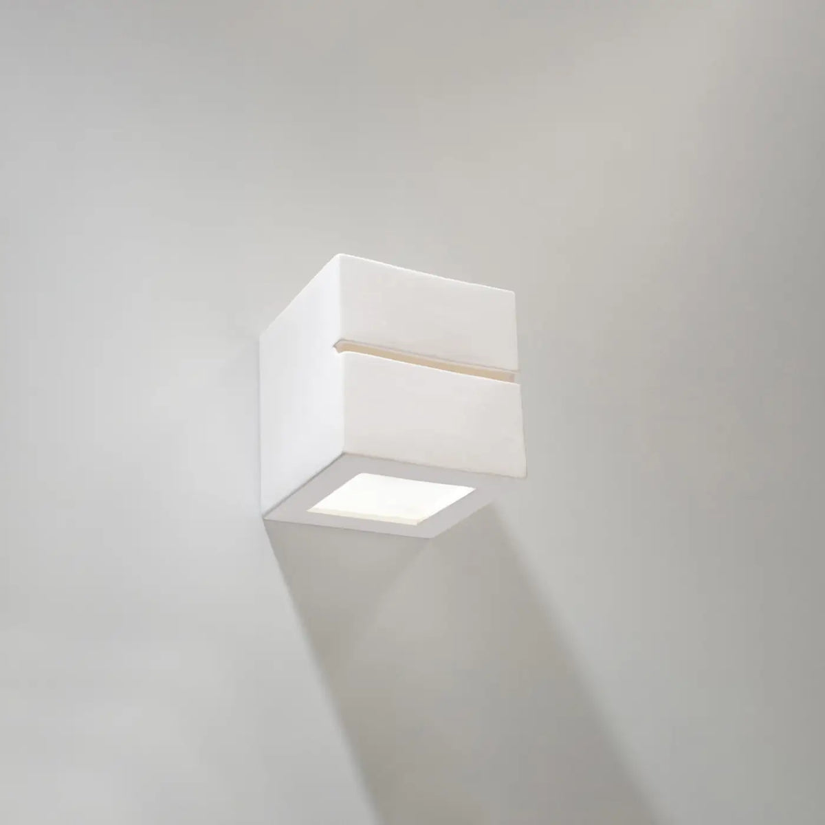 Applique murale cube en céramique blanche ou en béton gris, blanc