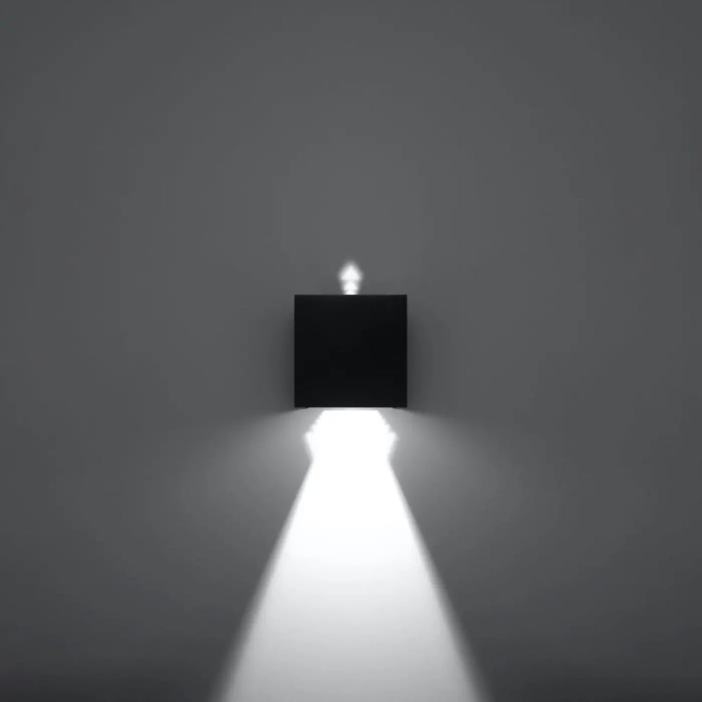 Applique murale LED cube noire IP54, 7 W blanc chaud