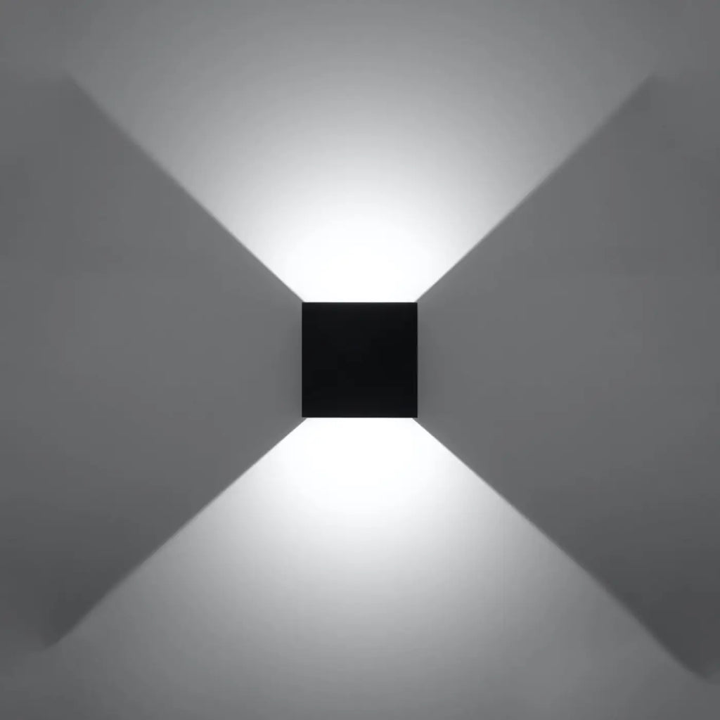 Applique murale LED cube noire IP54, 7 W blanc chaud