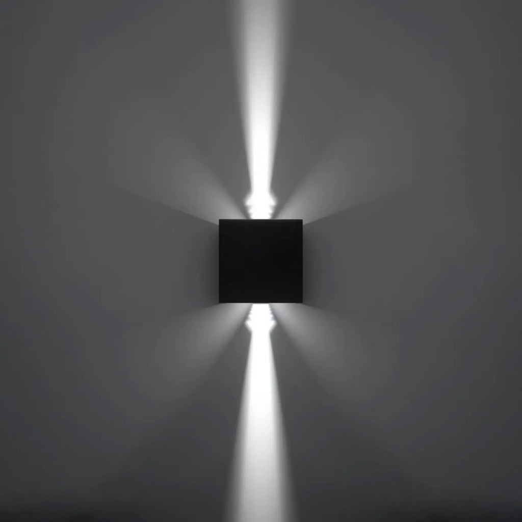 Applique murale LED cube noire IP54, 7 W blanc chaud