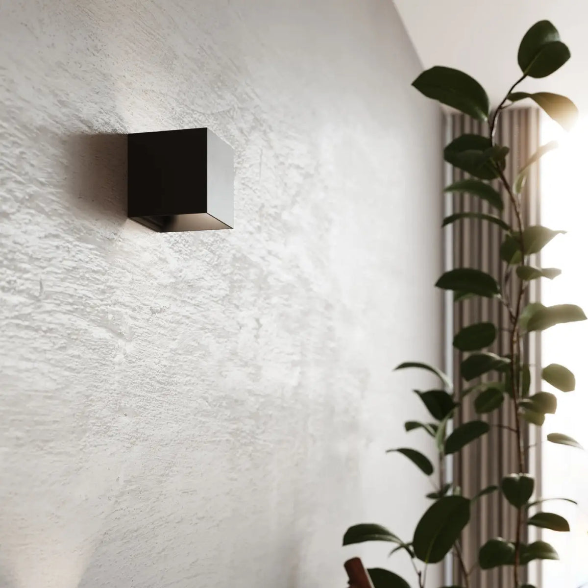 Applique murale LED cube noire IP54, 7 W blanc chaud