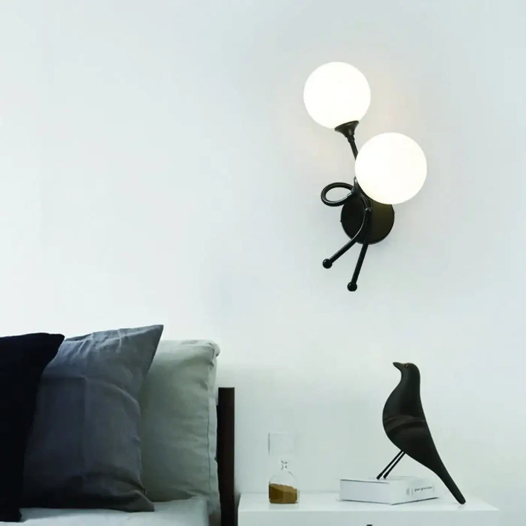 Applique murale deux globes en verre opalin, version droite ou gauche
