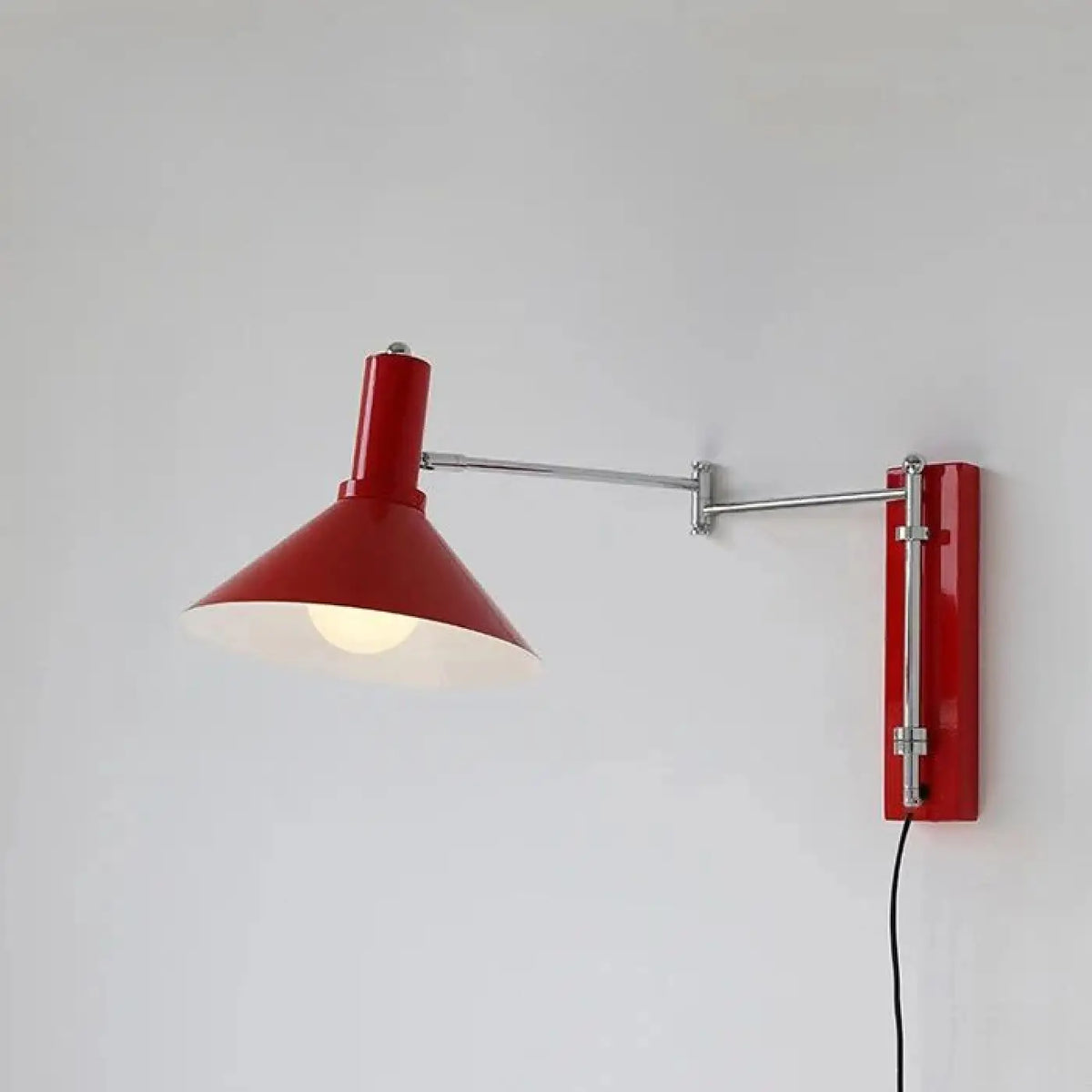 Applique à bras articulé et abat-jour conique, avec ou sans prise