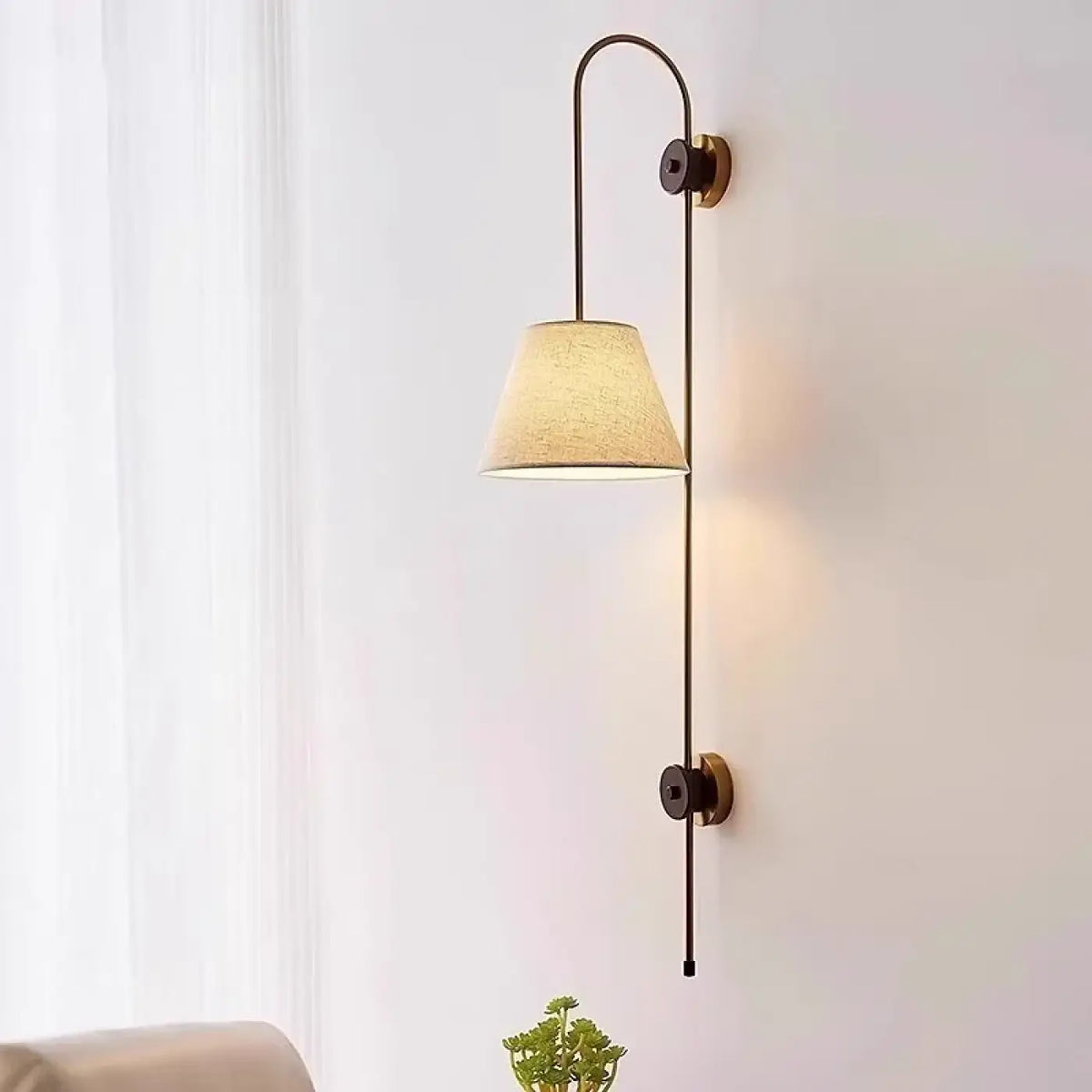 Applique murale laiton et abat-jour tissu, lumière chaude