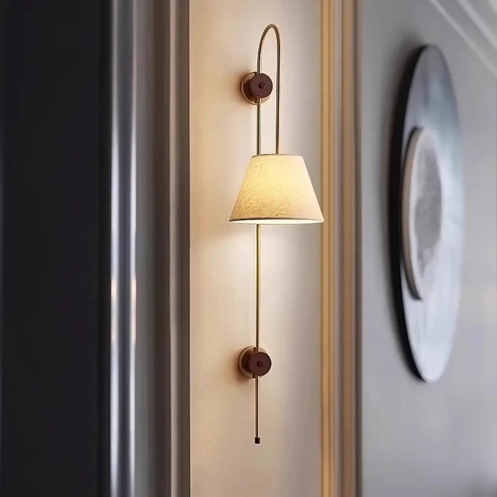 Applique murale laiton et abat-jour tissu, lumière chaude