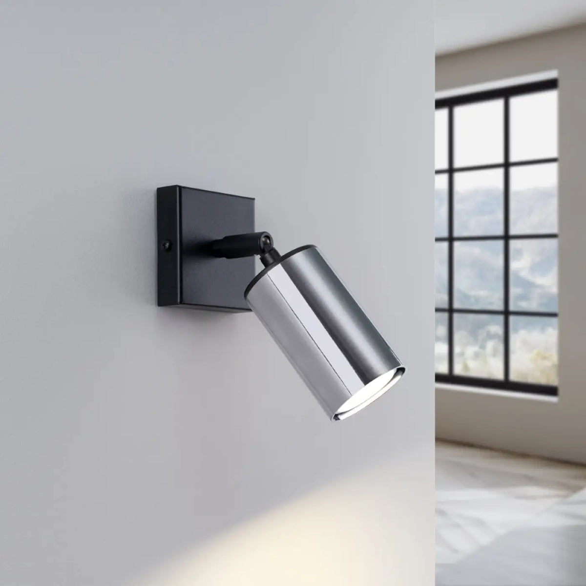 Applique murale spot orientable noir et chrome, 18,5 cm