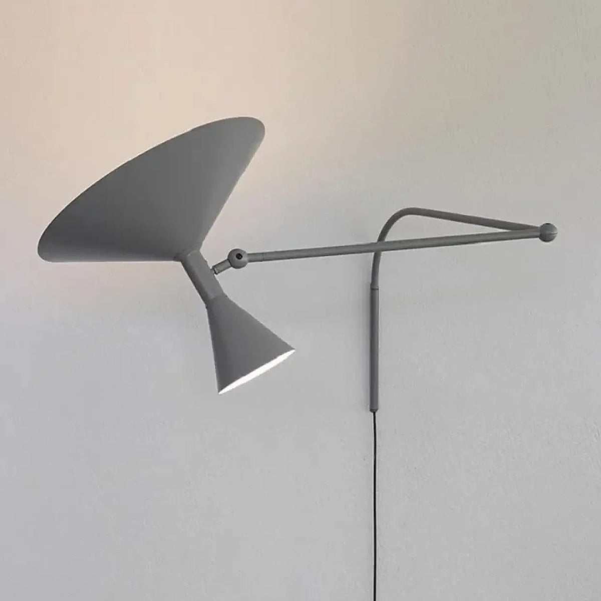 Applique murale orientable en métal, noir, gris ou blanc