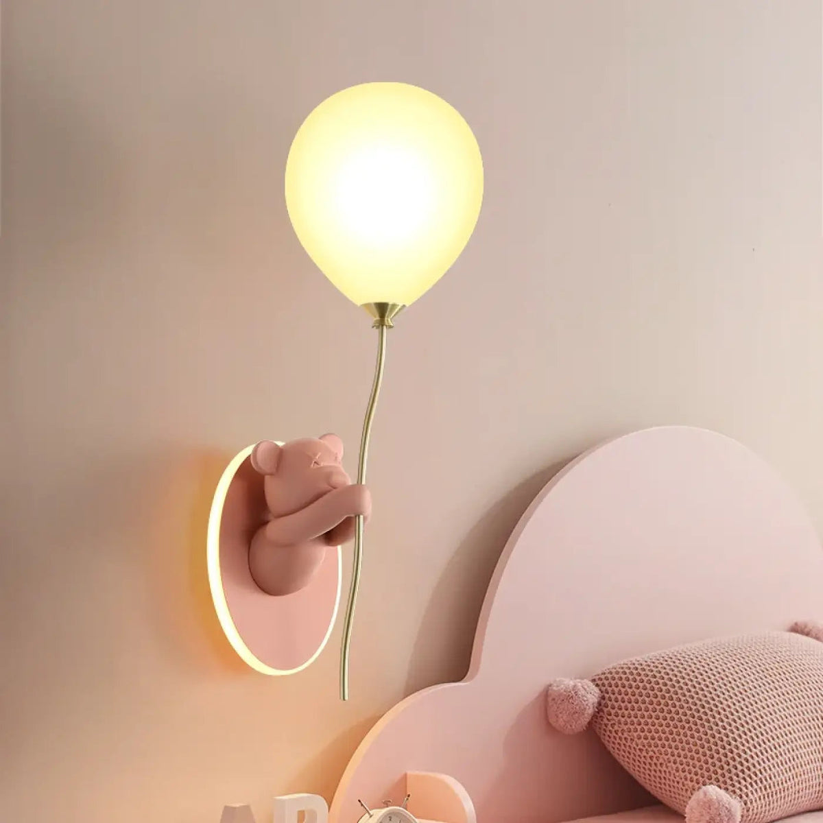 Applique murale ourson avec boule lumineuse, cinq coloris