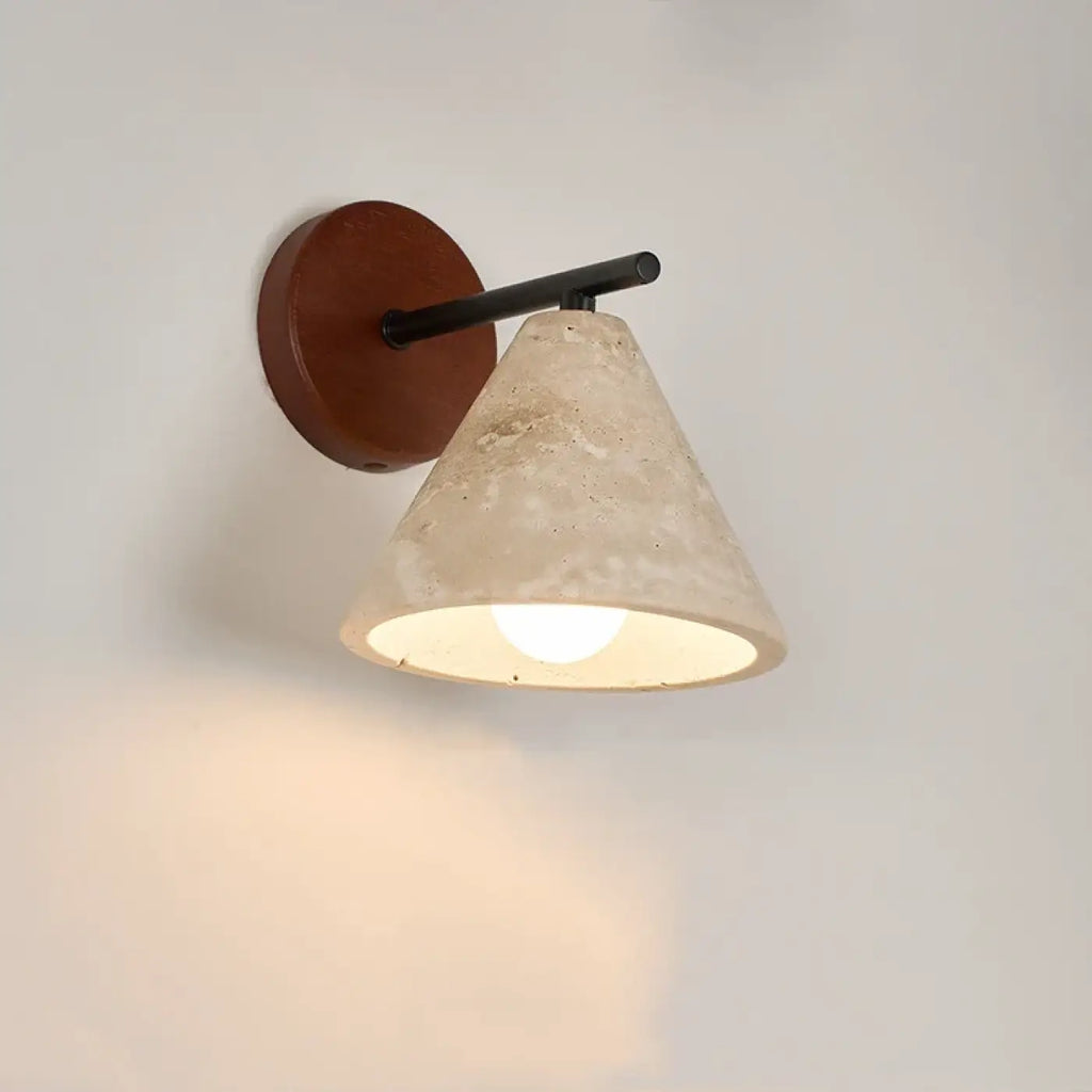 Applique murale scandinave à abat-jour conique beige