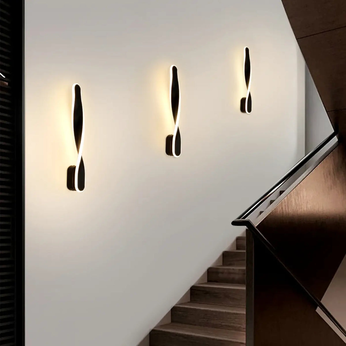 Applique murale torsadée LED intégrée, verre et métal doré