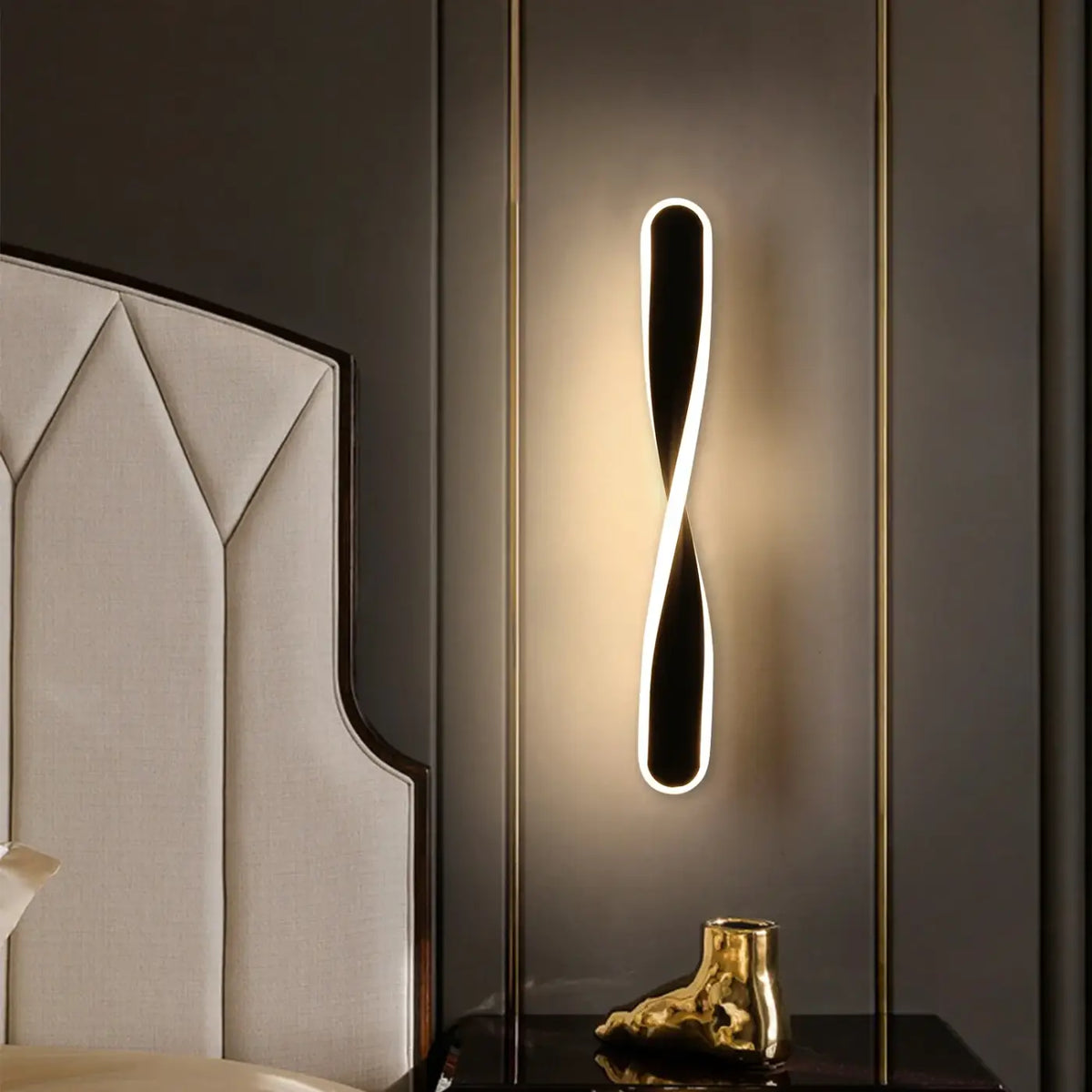 Applique murale torsadée LED intégrée, verre et métal doré