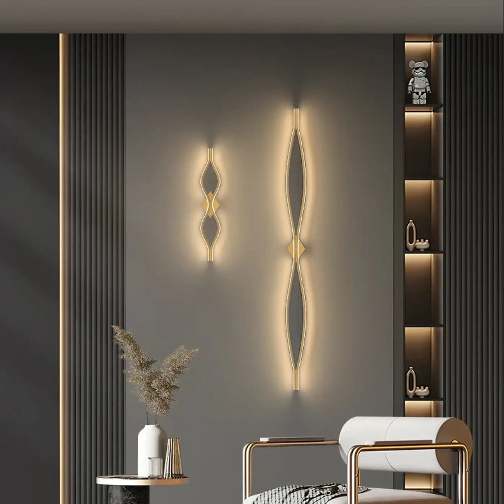 Applique murale verticale aux lignes fluides, sept tailles