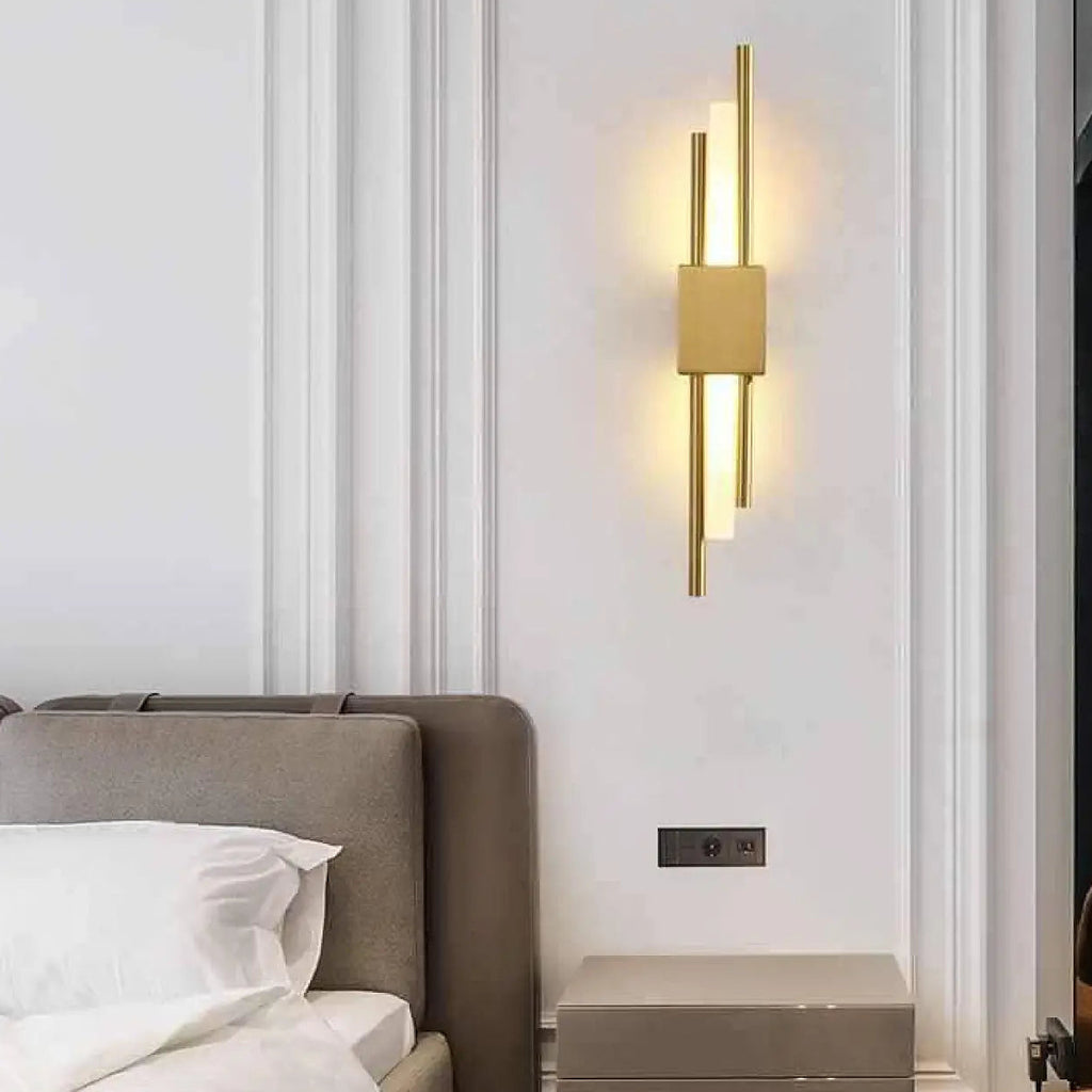 Applique murale design dorée ou noire, ligne moderne