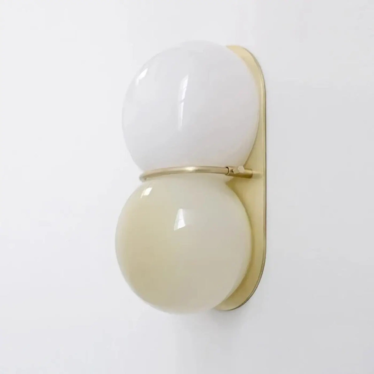 Applique murale à deux boules en verre opalin, cinq coloris, beige