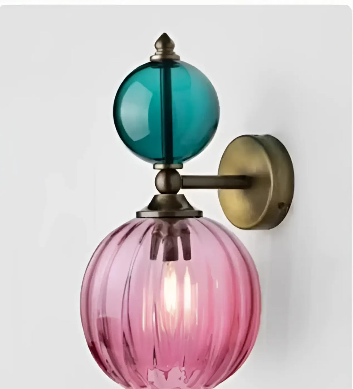 Applique murale à deux globes en verre teinté et laiton