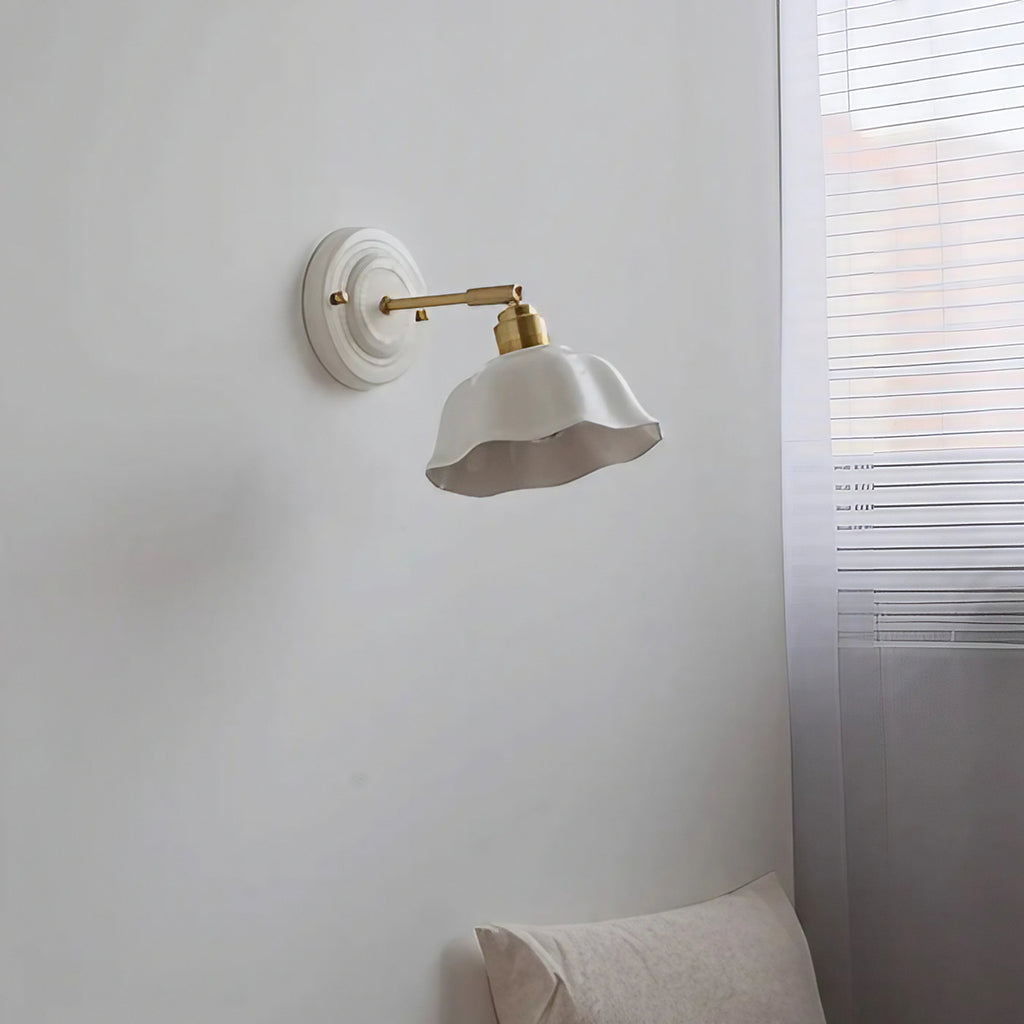 Applique murale rétro chic en céramique blanche