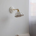 Applique murale rétro chic en céramique blanche