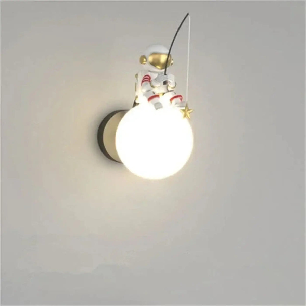 Applique murale enfant, figurine et globe lumineux, dix modèles