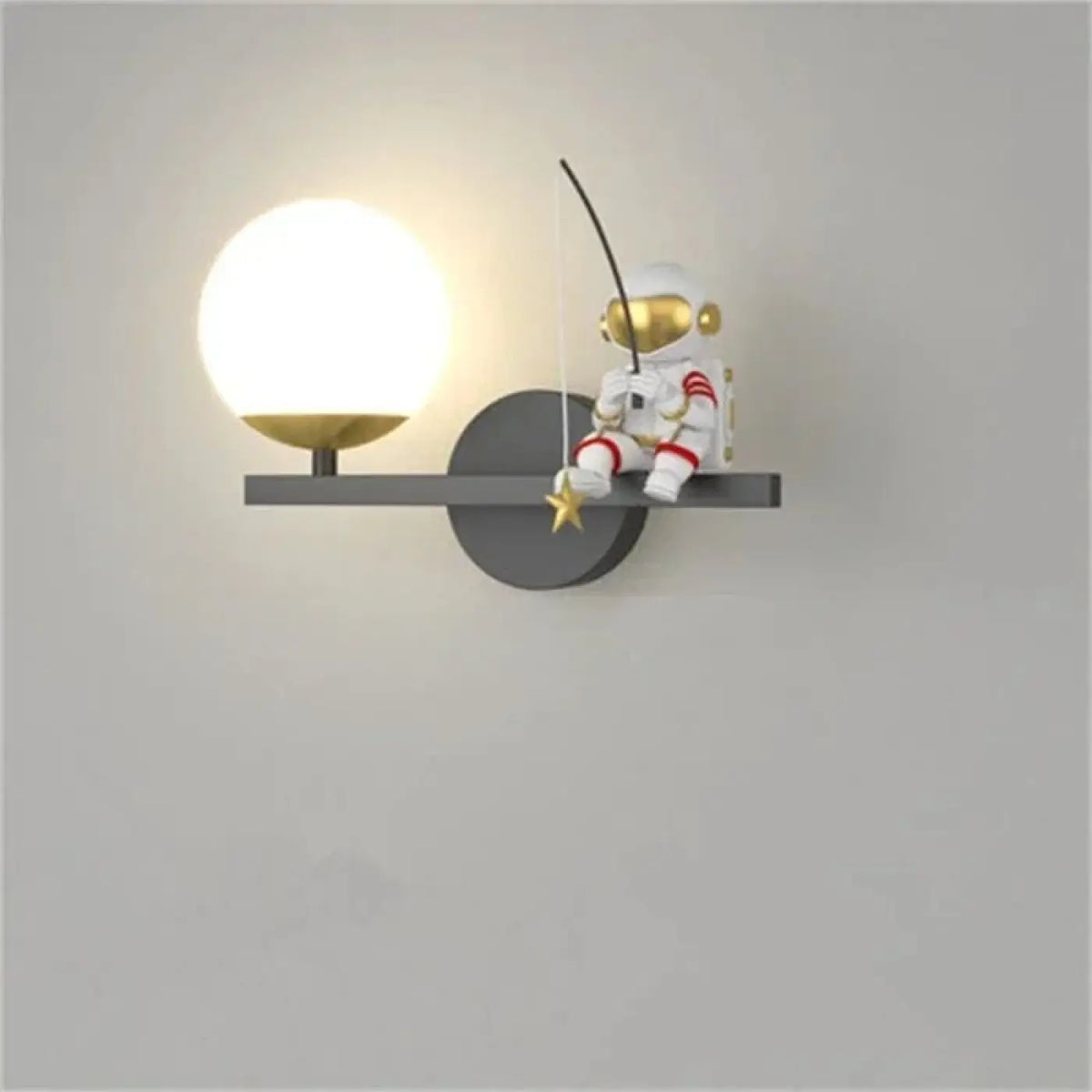 Applique murale enfant, figurine et globe lumineux, dix modèles