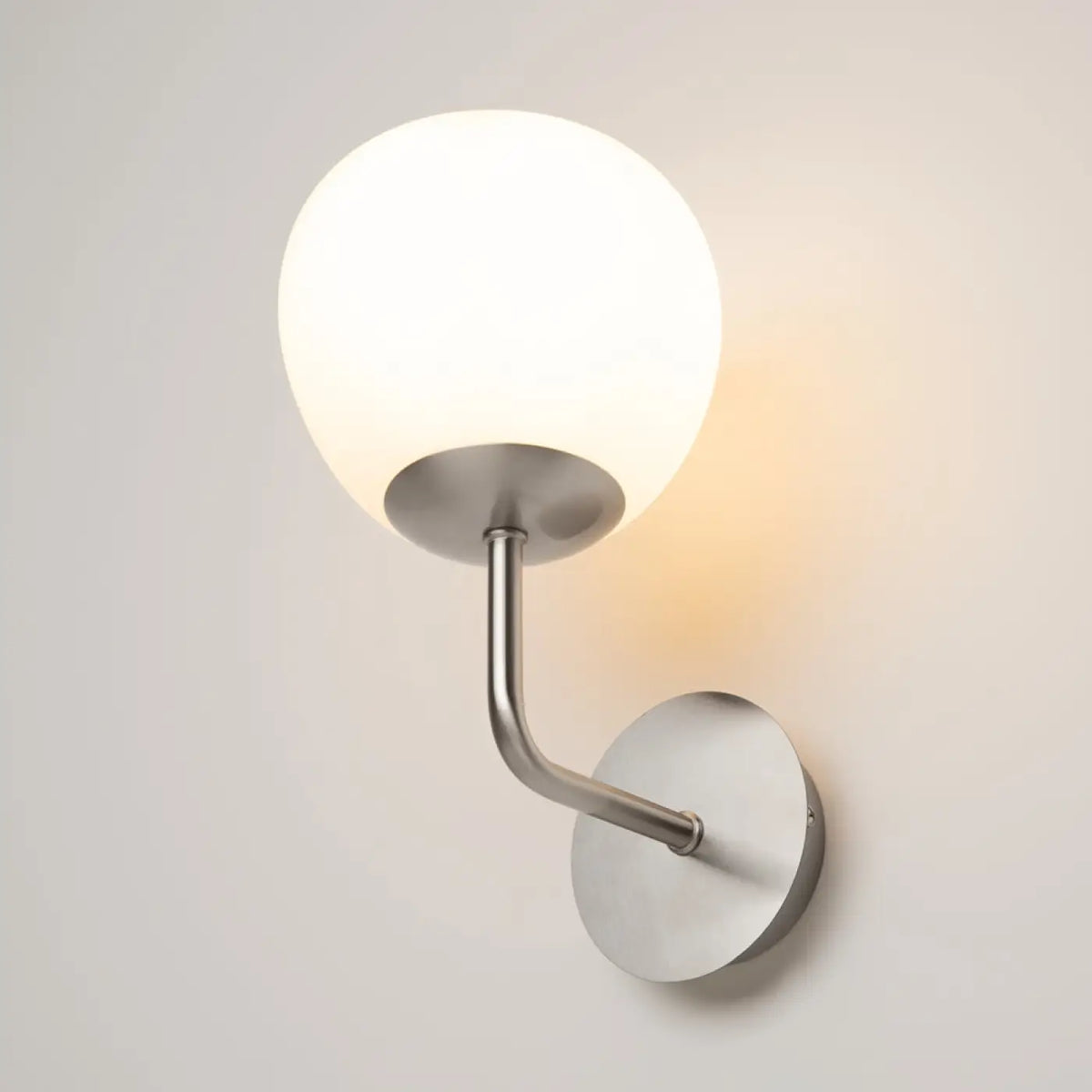 Applique murale globe en verre opalin, simple ou double