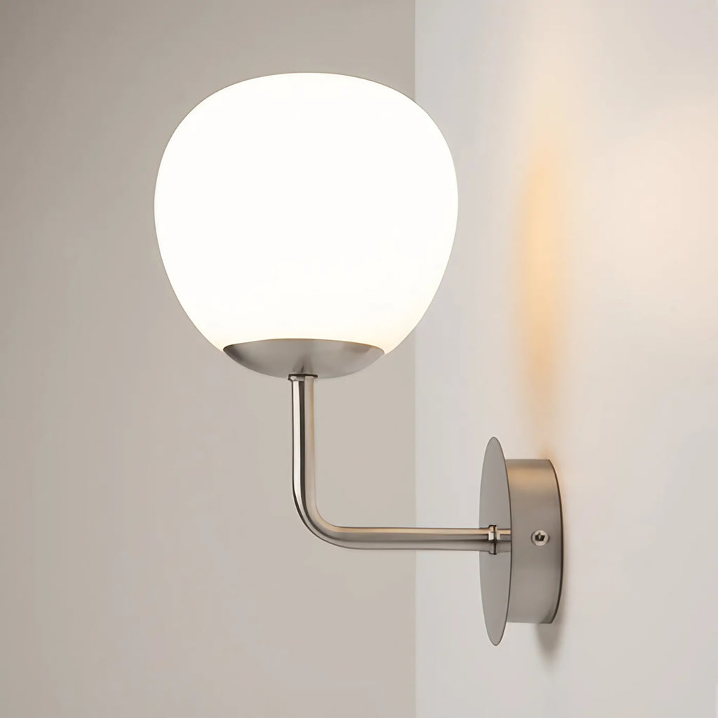 Applique murale globe en verre opalin, simple ou double